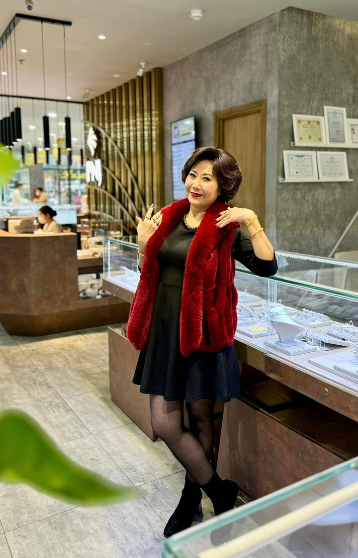 NSƯT Thu Hương trong tạo hình vai bà Mến.