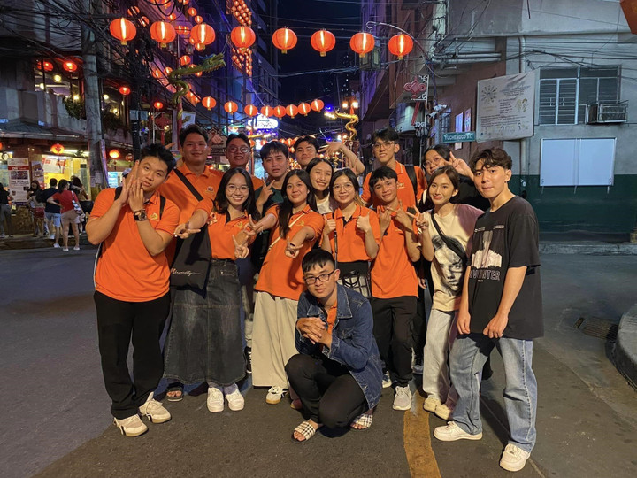 Sinh viên trường Đại học FPT Quy Nhơn trải nghiệm văn hóa tại đường phố Philippines. Nguồn ảnh: IC-PDP