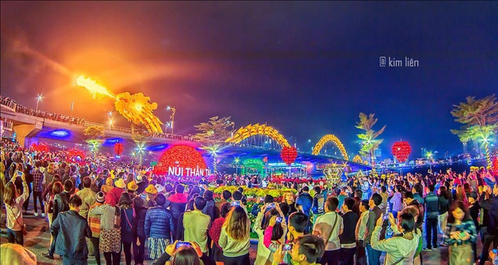 Cầu Rồng Đà Nẵng là một trong những điểm đến không thể bỏ qua.