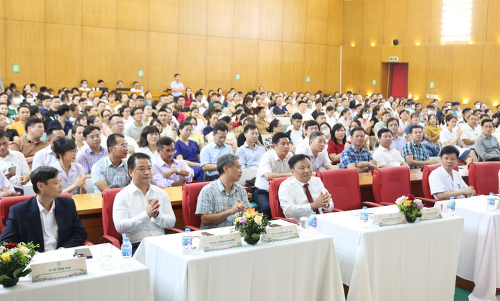 Toàn cảnh buổi lễ ký kết hợp tác.