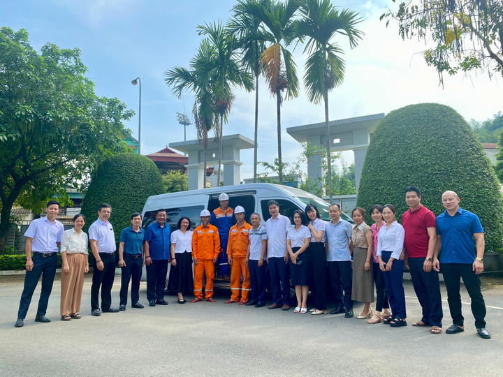 Tổ xung kích Sơn La.