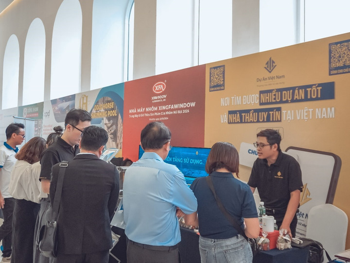 Các nhà thầu quan tâm tìm hiểu Dự Án Việt Nam tại sự kiện SACA 2024.