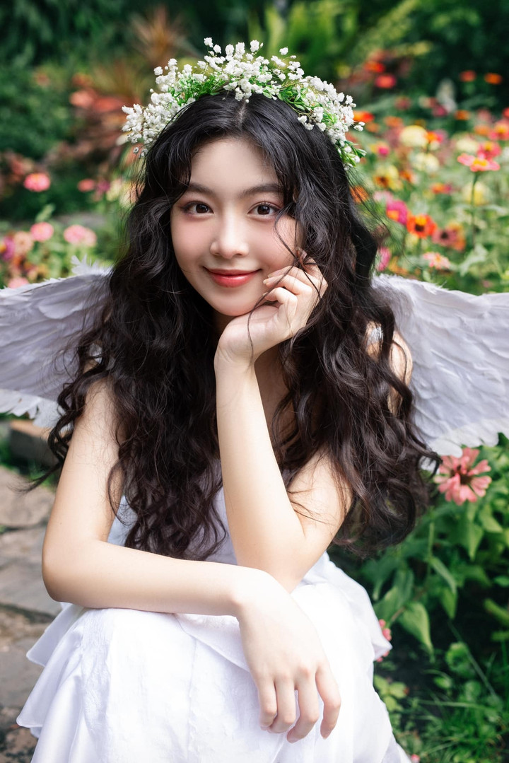 Nhan sắc ngọt ngào của Lọ Lem ở tuổi 18.