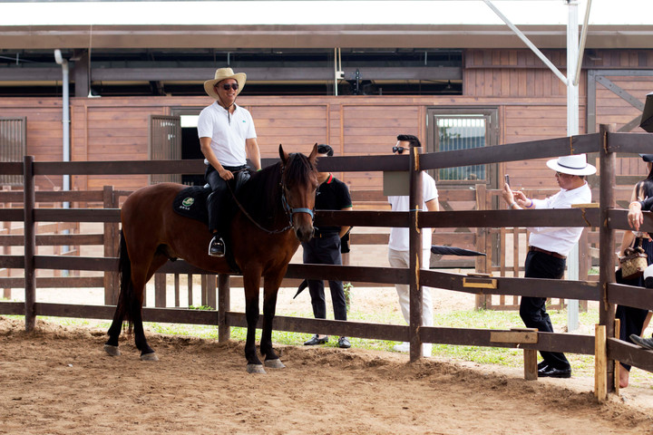 Choáng ngợp với màn ra mắt của Học viện cưỡi ngựa đầu tiên tại Việt Nam - 9