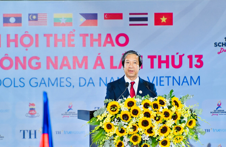 Bộ trưởng Bộ GD&ĐT Nguyễn Kim Sơn phát biểu khai mạc.