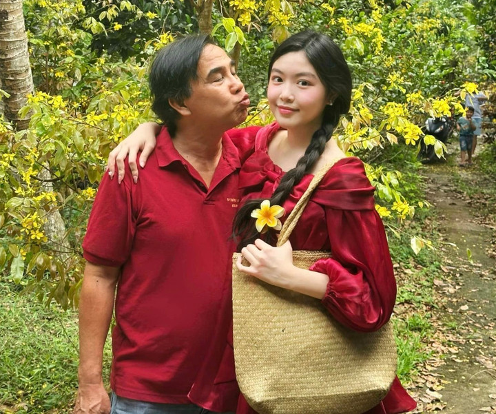 MC Quyền Linh dạy con gái sống giản dị.