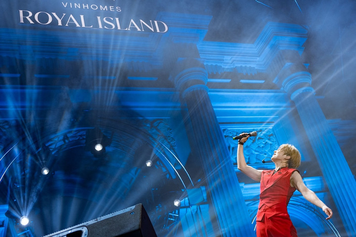 Idol XIUMIN cùng 100.000 khán giả bùng nổ trong đêm nhạc tại 'đảo thiên đường' Vũ Yên - 2