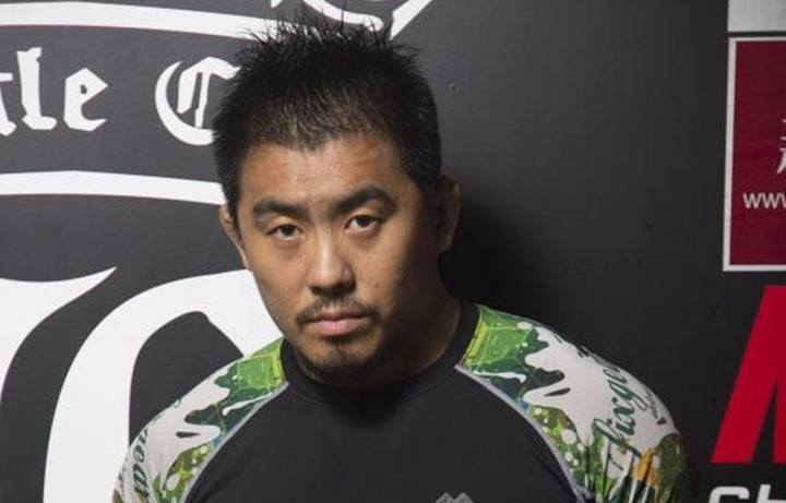 Từ Hiểu Đông nổi tiếng vì đánh thắng các võ sĩ cổ truyền Trung Quốc