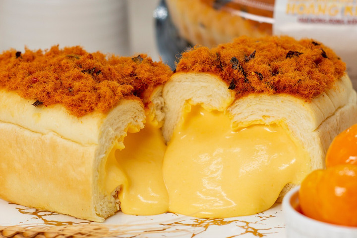 'Cơn sốt' bánh mì phô mai Hoàng Kim đổ bộ Sugar Town - 1