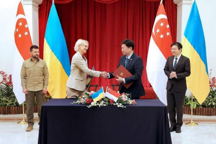 Ukraine - Singapore kí thỏa thuận hàng không song phương.