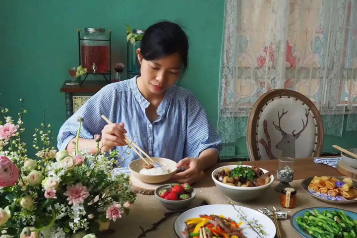 Kể từ lần đầu tiên cung cấp dịch vụ, Jiumei đã gửi tổng cộng hơn 50.000 tin nhắn. (Ảnh: The Paper)