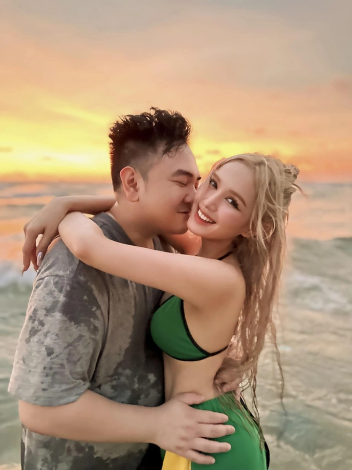 Vợ chồng Xoài Non vướng nghi vấn trục trặc tình cảm.