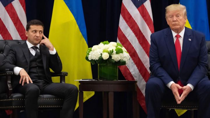 Ông Zelensky và cựu Tổng thống Mỹ Donald Trump trong một cuộc gặp ở New York năm 2019. (Ảnh: AFP)