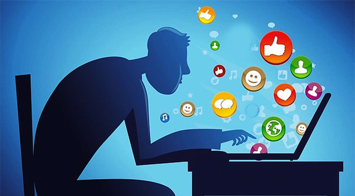 Nhiều người kêu công việc quá bận nhưng vẫn đi “còm dạo” những chuyện trời ơi đất hỡi lúc hơn nửa đêm. (Minh họa: Linkedin)