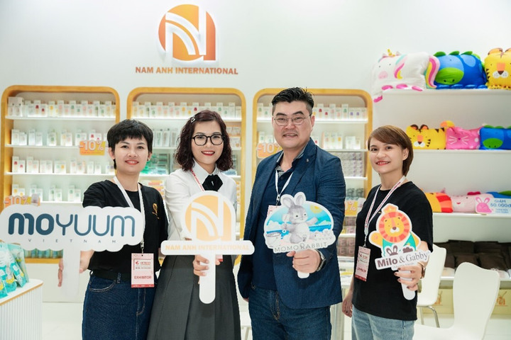 Nam Anh International tiếp đón các đại diện nhãn hàng từ Hàn Quốc tham gia sự kiện.