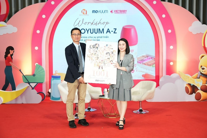 Bức tranh ghi lại những khoảnh khắc đẹp của bé yêu với sản phẩm Moyuum là biểu tượng cho sự hợp tác giữa Nam Anh International và Moyuum Hàn Quốc.