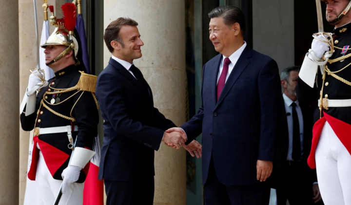 Tổng thống Pháp Emmanuel Macron tiếp Chủ tịch Trung Quốc Tập Cận Bình tại điện Elysée, Paris, Pháp, ngày 6/5. (Ảnh: Reuters)