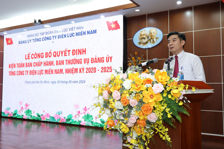 Ông Nguyễn Hữu Tuấn phát biểu tại lễ công bố quyết định.