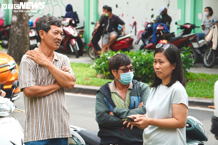 Phụ huynh TP.HCM khích lệ con thi lớp 10: Đậu chuyên thì tốt, không đậu vẫn vui - 4