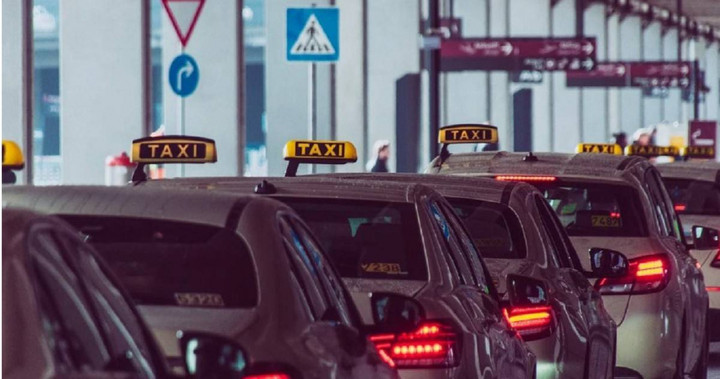 Người phụ nữ tin rằng thời gian gọi taxi là đủ nên yêu cầu nền tảng gọi xe bồi thường toàn bộ thiệt hại do đổi chuyến. (Ảnh: PIXABAY)