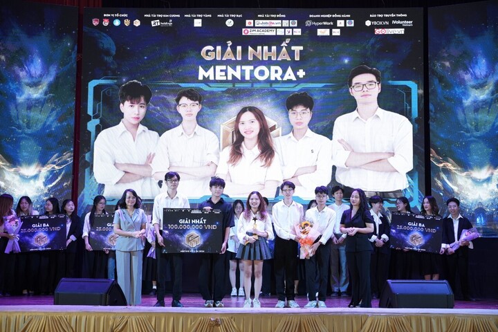 Trường Đại học Ngoại thương và trường Đại học Công nghiệp xuất sắc giành giải Quán quân.