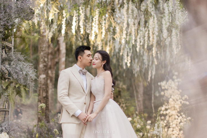 Trần Duy Minh Đạt là thiếu gia của một tập đoàn nhựa nổi tiếng tại TP.HCM. Anh kém Midu 1 tuổi nhưng được nhận xét là khá đẹp đôi với nữ diễn viên "Thiên mệnh anh hùng".