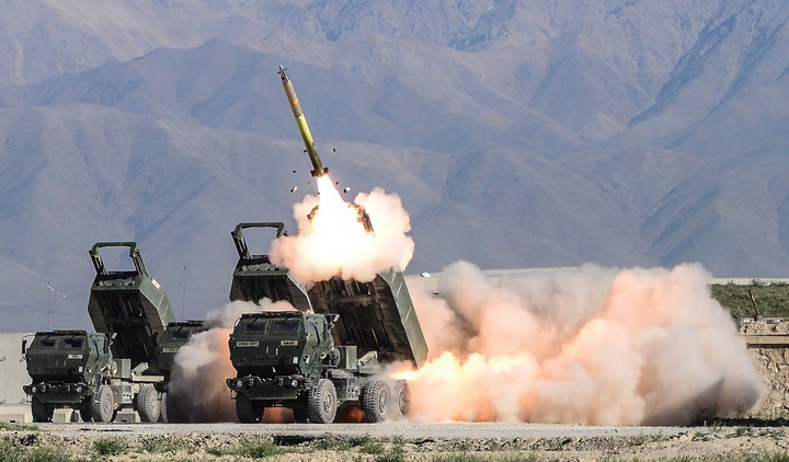 Hệ thống Pháo phản lực Cơ động cao M142 (HIMARS). (Ảnh: Lục quân Mỹ)