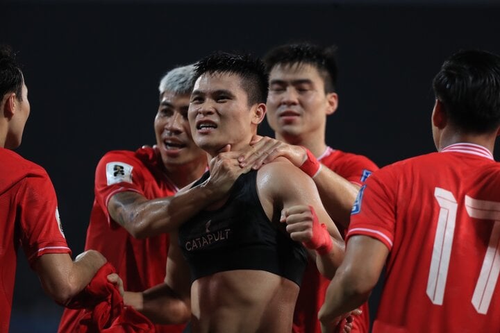 Đội tuyển Việt Nam thắng kịch tính 3-2 trước Philippines ở trận ra mắt HLV Kim Sang-sik.