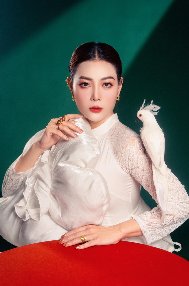 Thanh Hương tiết lộ, các diễn viên trong phim "Người một nhà" đều hết mình hỗ trợ cho bạn diễn.
