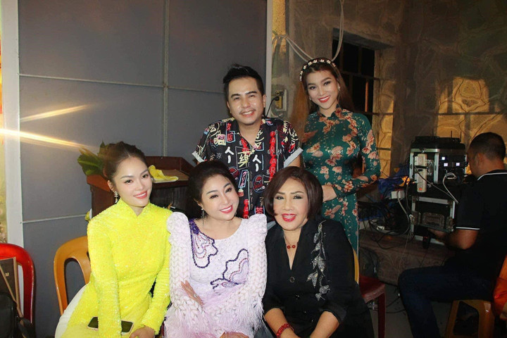 NSƯT Thoại Mỹ hội ngộ NSND Lệ Thuỷ.