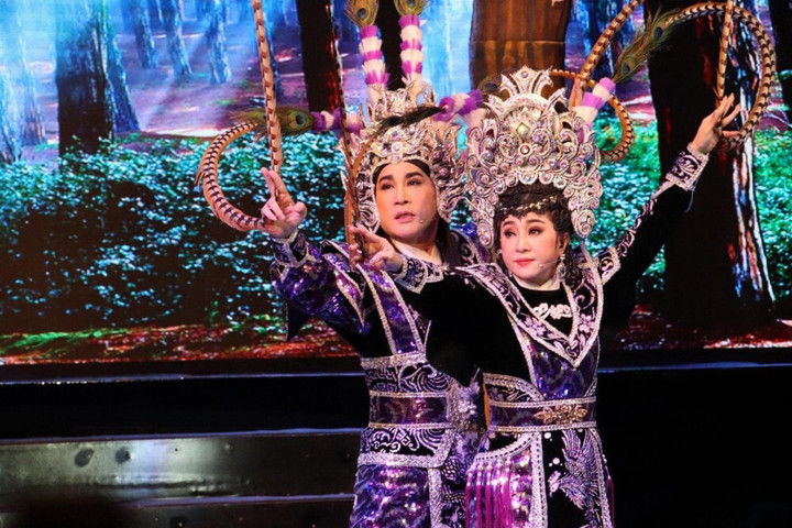 Thoại Mỹ và Kim Tử Long là cặp đôi ăn ý trên sân khấu.