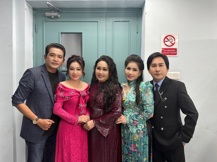 NSƯT Thoại Mỹ hội ngộ NSND Lệ Thuỷ.