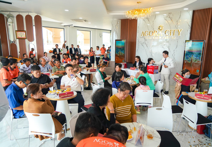 Sự kiện thu hút hàng trăm khách hàng đến tham dự và tìm hiểu dự án Agora City.