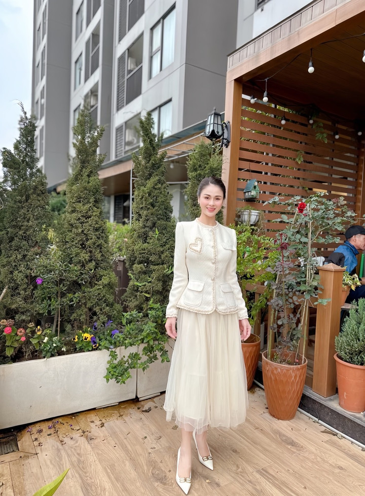 Sau một lần đổ vỡ, Lương Thu Trang cho biết cô bị rào cản rất lớn trong việc đặt niềm tin vào ai đó. Cô không nghĩ sẽ kết hôn một lần nữa.