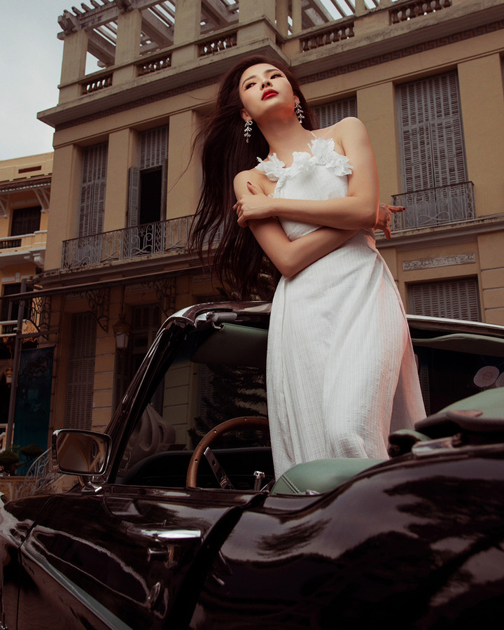 Với "Tình yêu bất tử" phát trên kênh THVL1, Thúy Diễm vào vai một cô gái thủ đoạn, đa mưu để giành lấy cho bằng được những điều mình mong muốn. Cả 2 vai diễn với 2 màu sắc khác biệt nhưng đều được khán giả khen ngợi về trình độ diễn xuất ngày càng lên tay của Thúy Diễm.