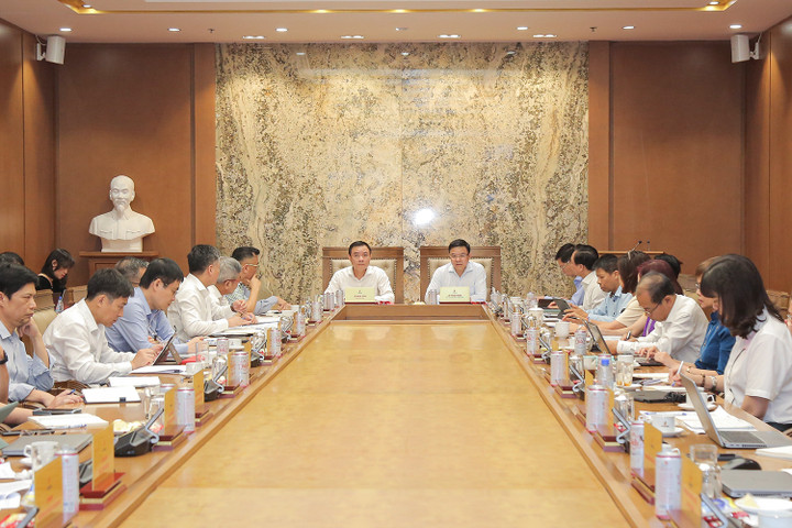 Toàn cảnh giao ban.