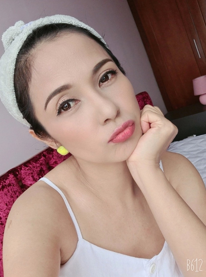 Việt Trinh vẫn trẻ đẹp ở tuổi 53.