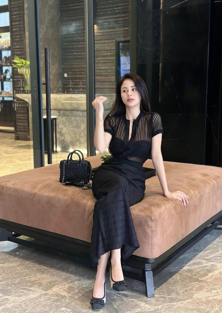 Diễn viên Lương Thu Trang (sinh năm 1990) ghi dấu ấn với khán giả phim truyền hình qua loạt vai diễn trong các phim đình đám phát sóng giờ vàng như: "Những cô gái trong thành phố", "Mùa xuân ở lại", "Hướng dương ngược nắng", "Đấu trí",.. và gần đây là "Trạm cứu hộ trái tim".