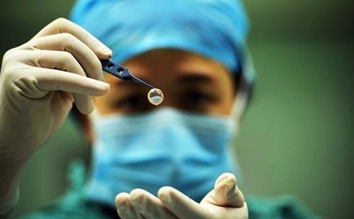 Hiện ở nước ta có gần 1 triệu người bị mù do bị các bệnh lý khác nhau về mắt. (Ảnh minh hoạ)