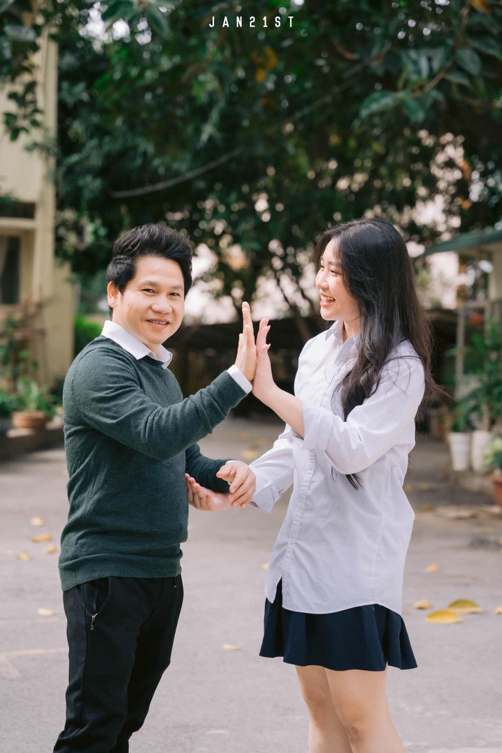 Lý do con gái "Ông hoàng nhạc đỏ" muốn tham gia thi THPT quốc gia là vì muốn học song song Học viện Ngoại giao và Học viện Âm nhạc Quốc gia Việt Nam để có thể cùng lúc nhận 2 bằng đại học.