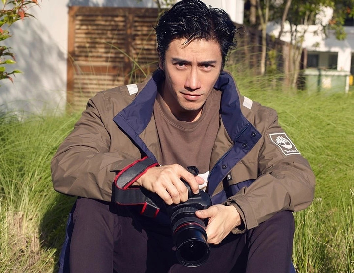 Cận kề tuổi 60, Chuando Tan vẫn duy trì được vẻ ngoài như thanh niên. (Ảnh: Instagram/ chuando_chuandoandfrey)