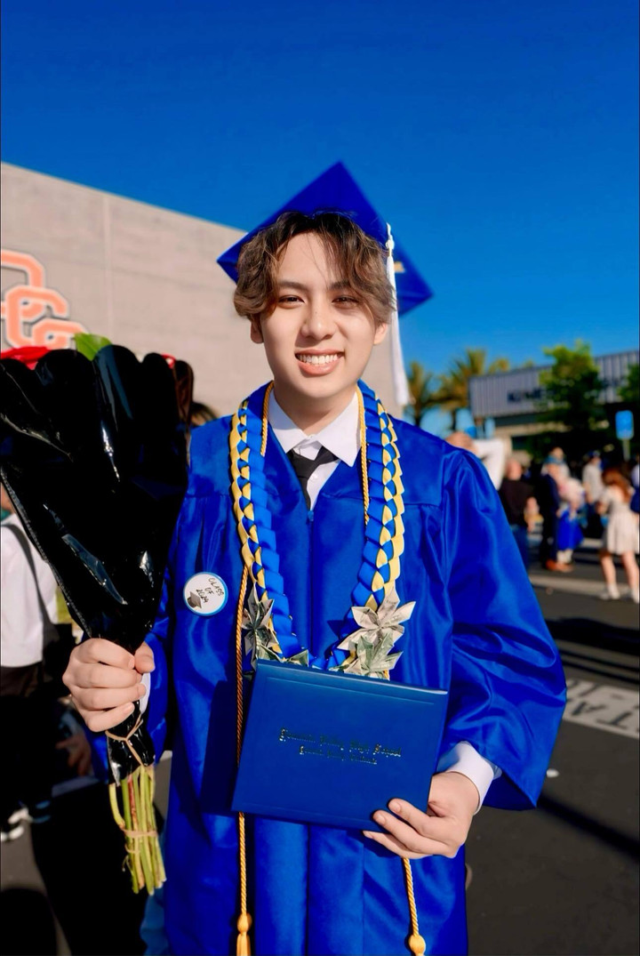 Con trai thứ hai của Bằng Kiều, Trizzie Phương Trinh vừa tốt nghiệp trung học phổ thông.