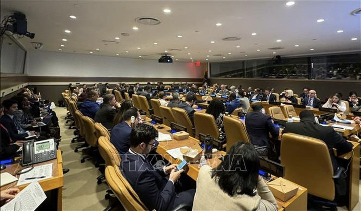 Đông đảo chuyên gia, học giả quốc tế tham dự Hội thảo quốc tế “Nước biển dâng tại khu vực Thái Bình Dương: thực trạng, các vấn đề pháp lý và đánh giá từ góc độ Luật biển”. Ảnh: Thanh Tuấn/PV TTXVN tại New York (Mỹ).