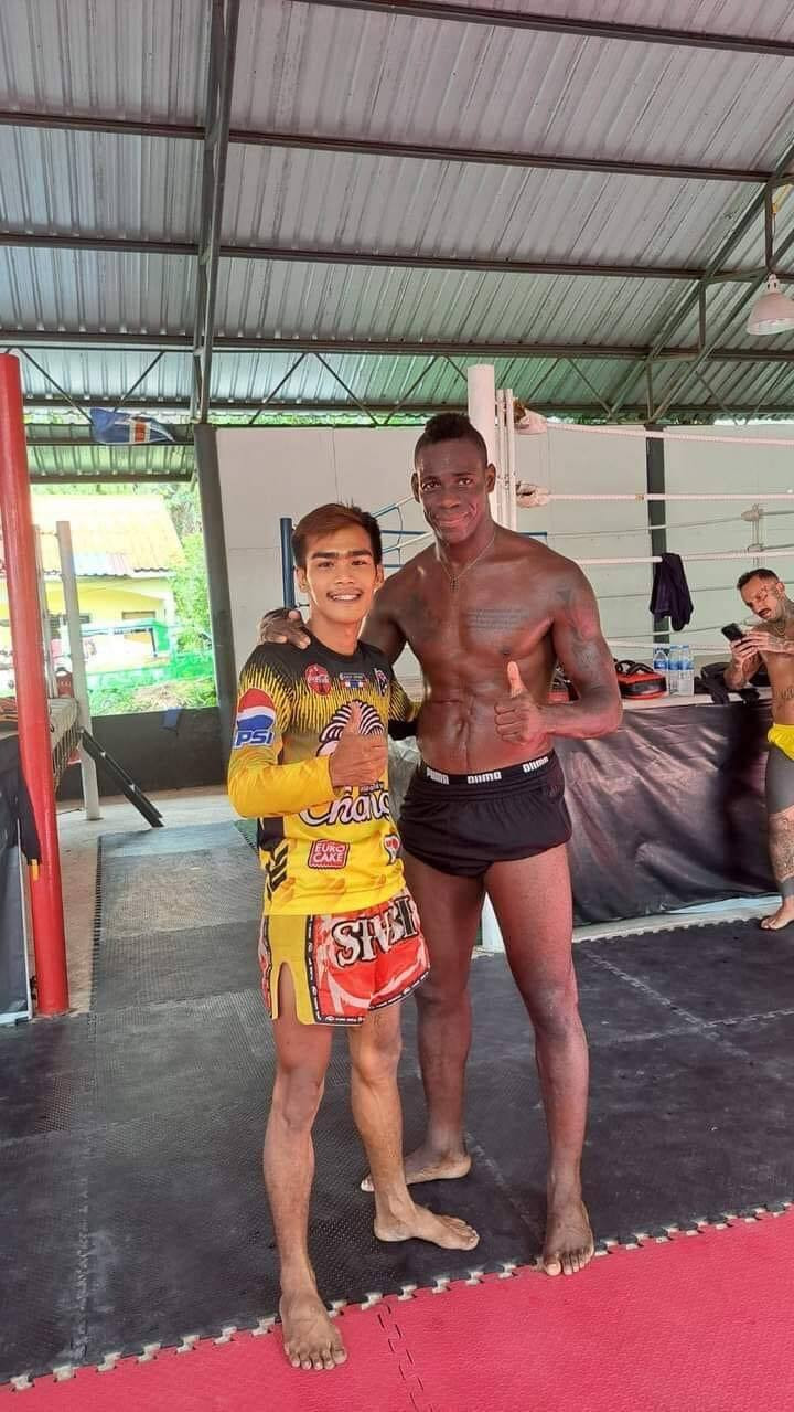 Balotelli sang Thái Lan học Muay Thái