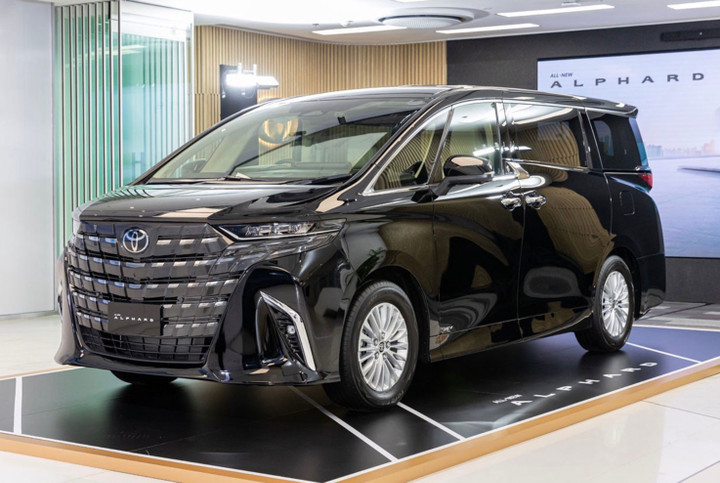 Toyota Alphard bán chậm nhưng nằm trong kế hoạch kinh doanh của hãng xe Nhật Bản. (Ảnh: Toyota Thái Lan)