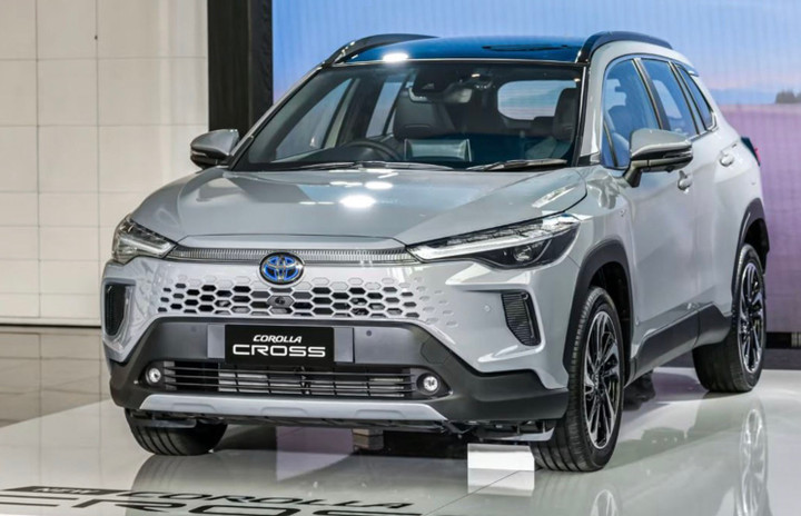 Chỉ sau 1 tháng lọt vào top xe bán xe, Toyota Corolla Cross bất ngờ dẫn đầu danh sách xe bán chạy nhất thị trường. (Ảnh: Toyota)