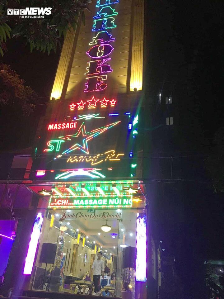Tương tự, năm 2022, quán karaoke Star 157 cũng bị đình chỉ hoạt động vì không đảm bảo các điều kiện về phòng cháy chữa cháy nhưng vẫn hoạt động.