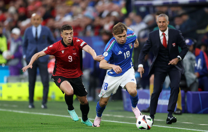 Trực tiếp bóng đá Italy 2-1 Albania: Barella ghi bàn - 2