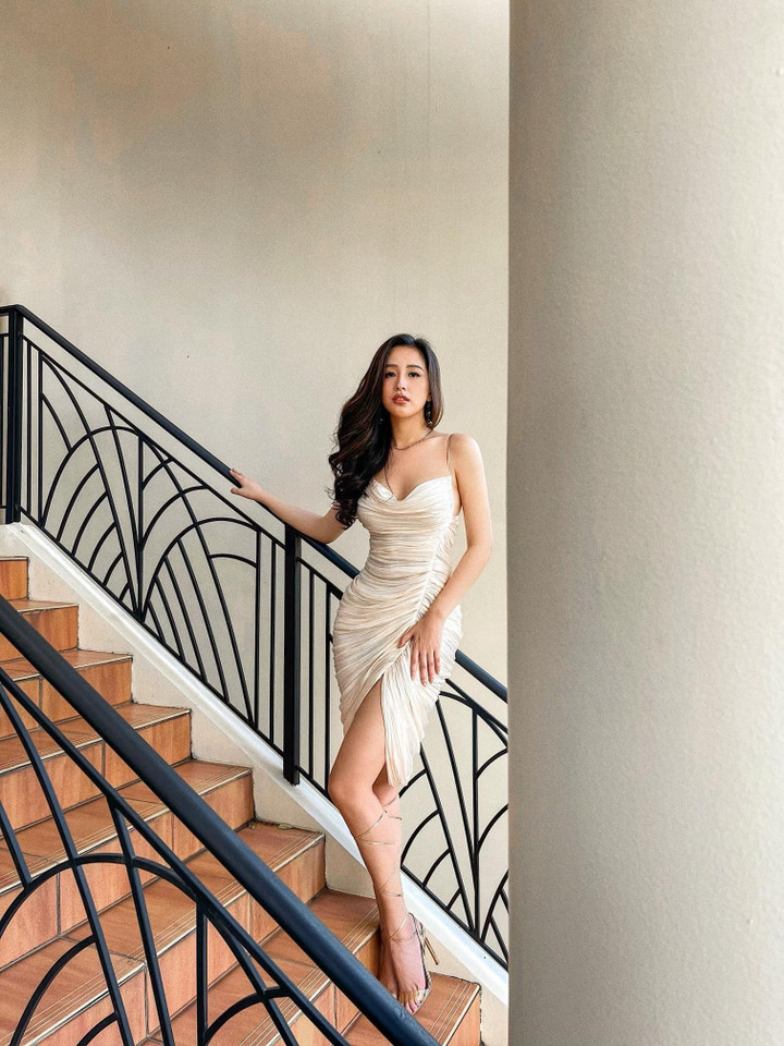 Thỉnh thoảng cô tự đăng ảnh khoe vòng eo như ngầm khẳng định, mọi tin đồn là không có thật.