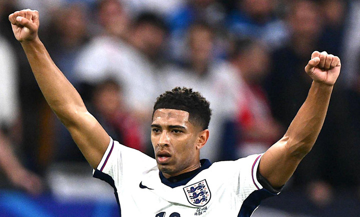 Jude Bellingham ghi bàn trong trận ra quân.